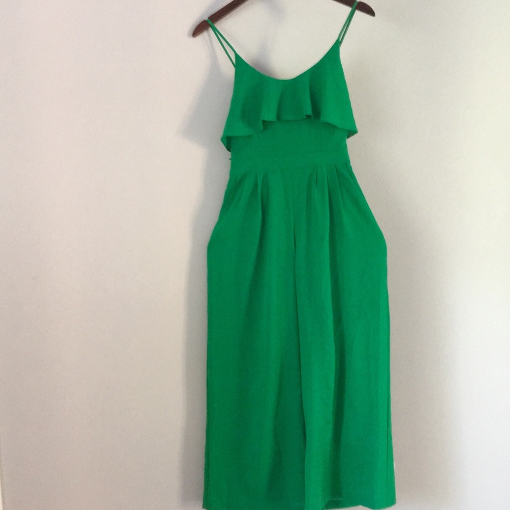 Gianni Bini Gorgeous Green grass color jumpsuit XS